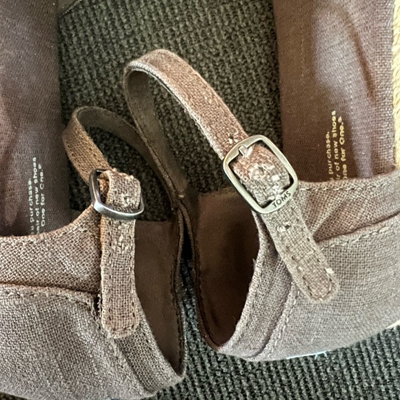 TOMS Linen Platform Wedges - Picture 6 of 6